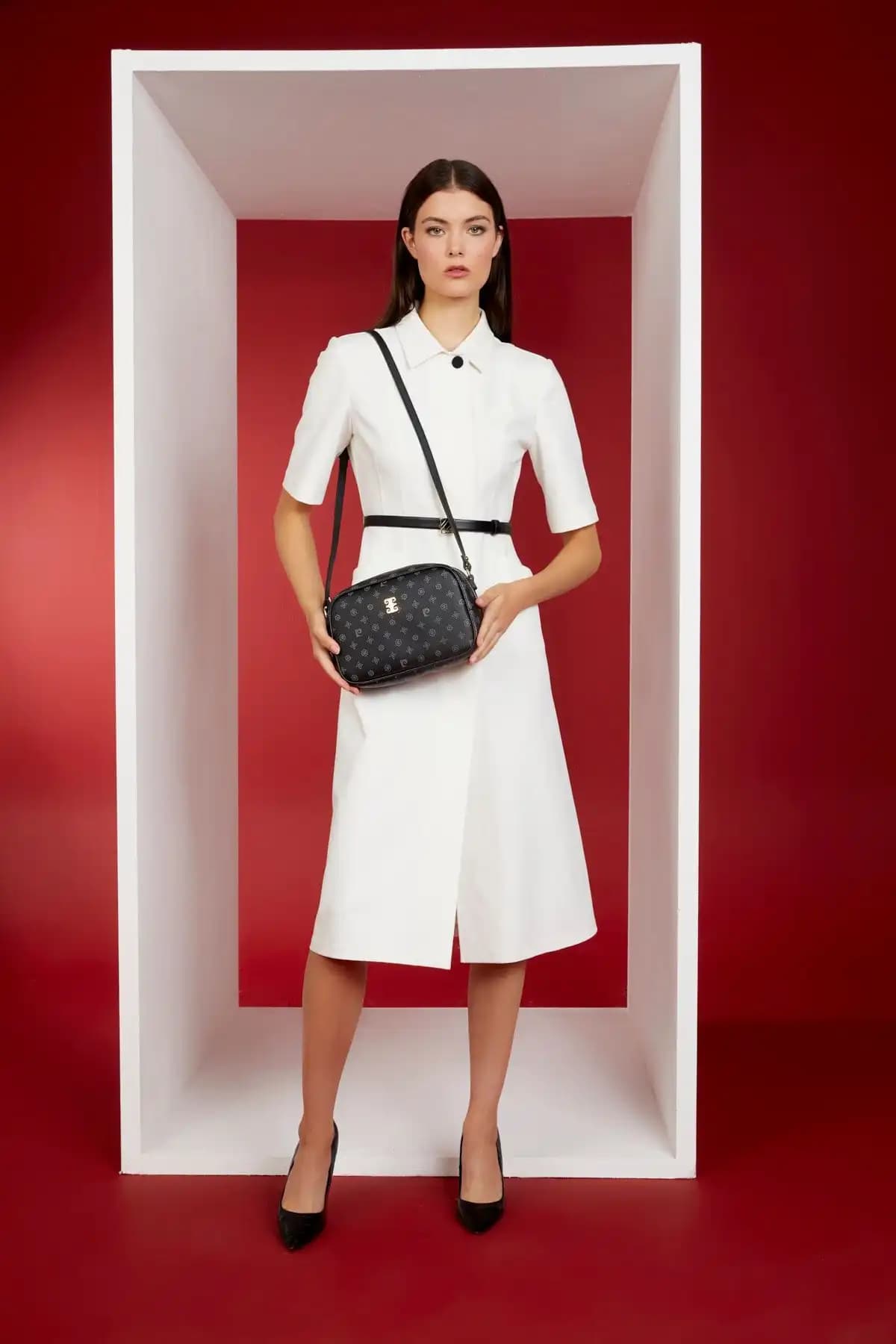 Pierre Cardin Kadın Omuz Çantası Karşılaştırması Kahverengi ve Siyah Monogram Modelleri 2