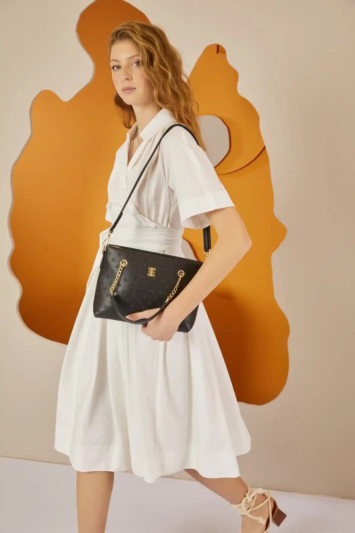 Pierre Cardin Siyah Floater Kadın Omuz Çantası Modern Tasarım ve Dayanıklılık