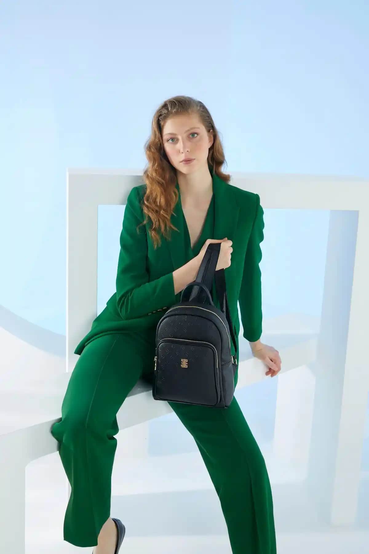 Pierre Cardin Siyah Floater Kadın Sırt Çantası Şık ve Fonksiyonel Tasarım