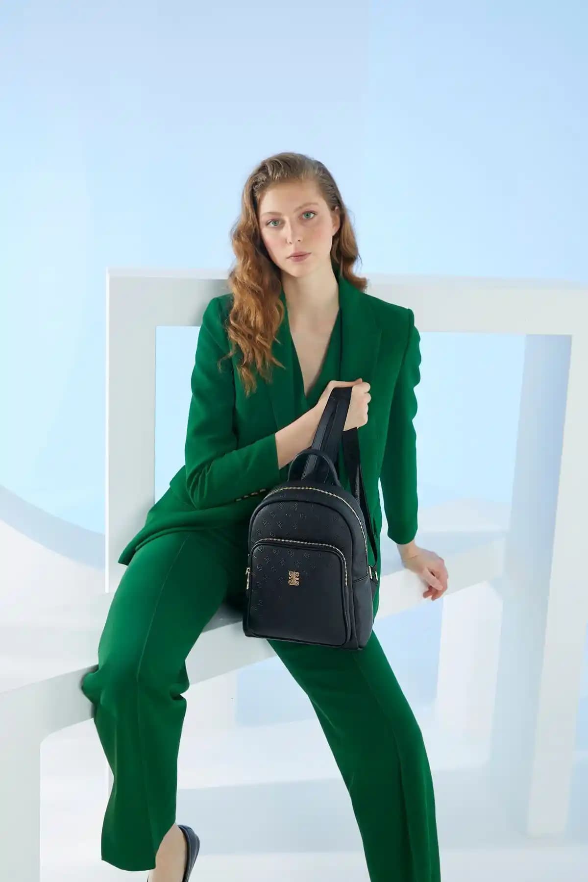 Pierre Cardin Siyah Floater Kadın Sırt Çantası Şık ve Fonksiyonel Tasarım