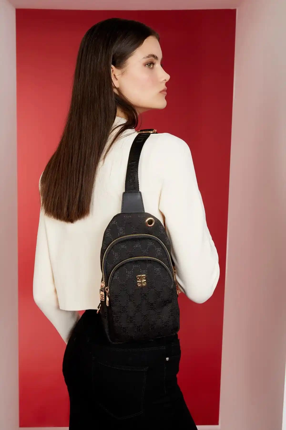 Pierre Cardin Siyah Kadın Omuz Çantası Şıklık ve Kullanışlılığın Modern Buluşması