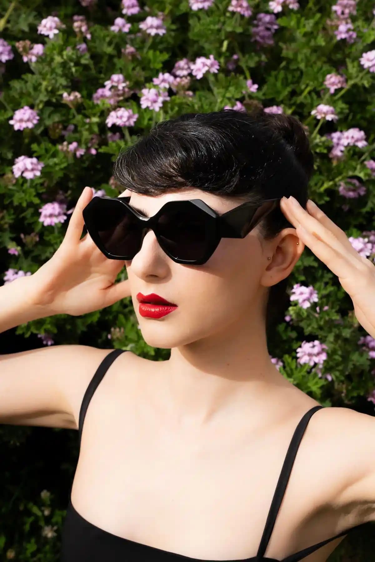 Polo55 Nairobi Siyah Kadın Güneş Gözlüğü Retro Geometrik Tasarım ve UV Koruma Özellikleri