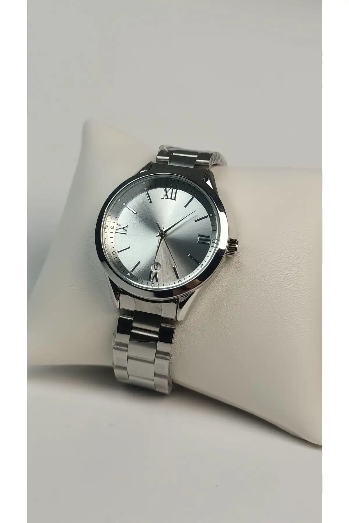 Pullmarkt Çelik Unisex Kol Saati: Şık ve Dayanıklı Modern Tasarım