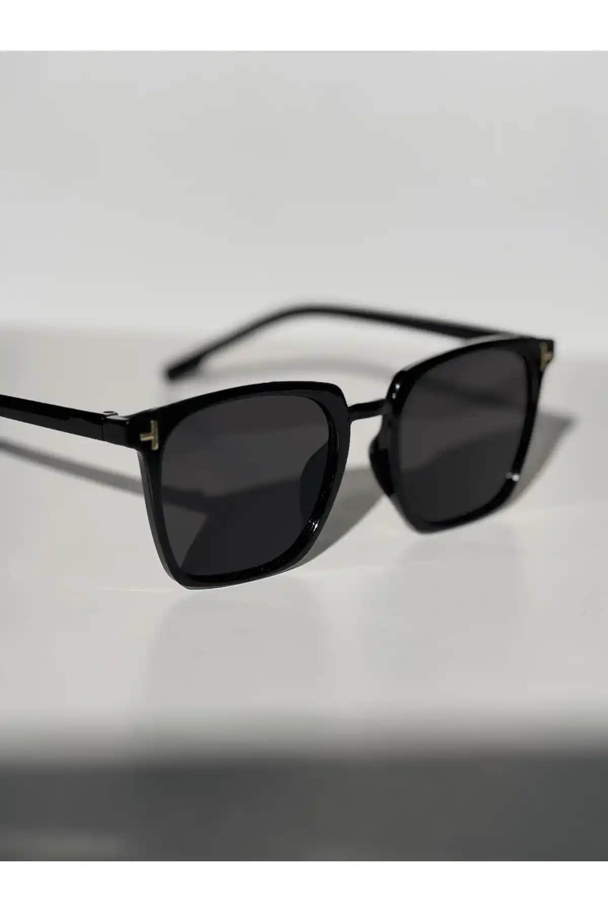 RiRi Store Mia Güneş Gözlüğü: Şık ve Koruyucu Kadın Güneş Gözlüğü Modelleri