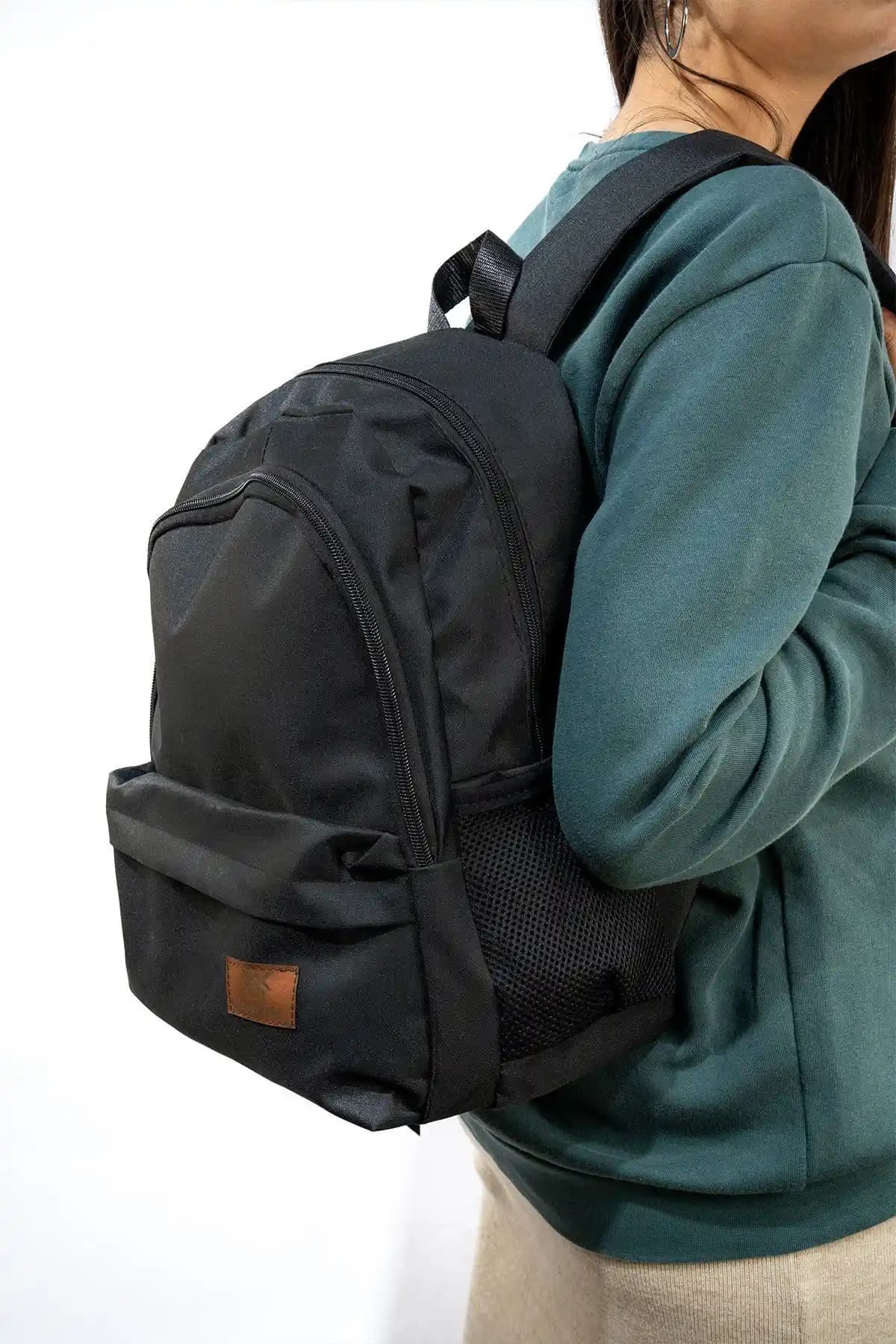 Rosmod ve Tonny Black Unisex Sırt Çantaları Karşılaştırması Günlük ve Spor Kullanımına Uygun