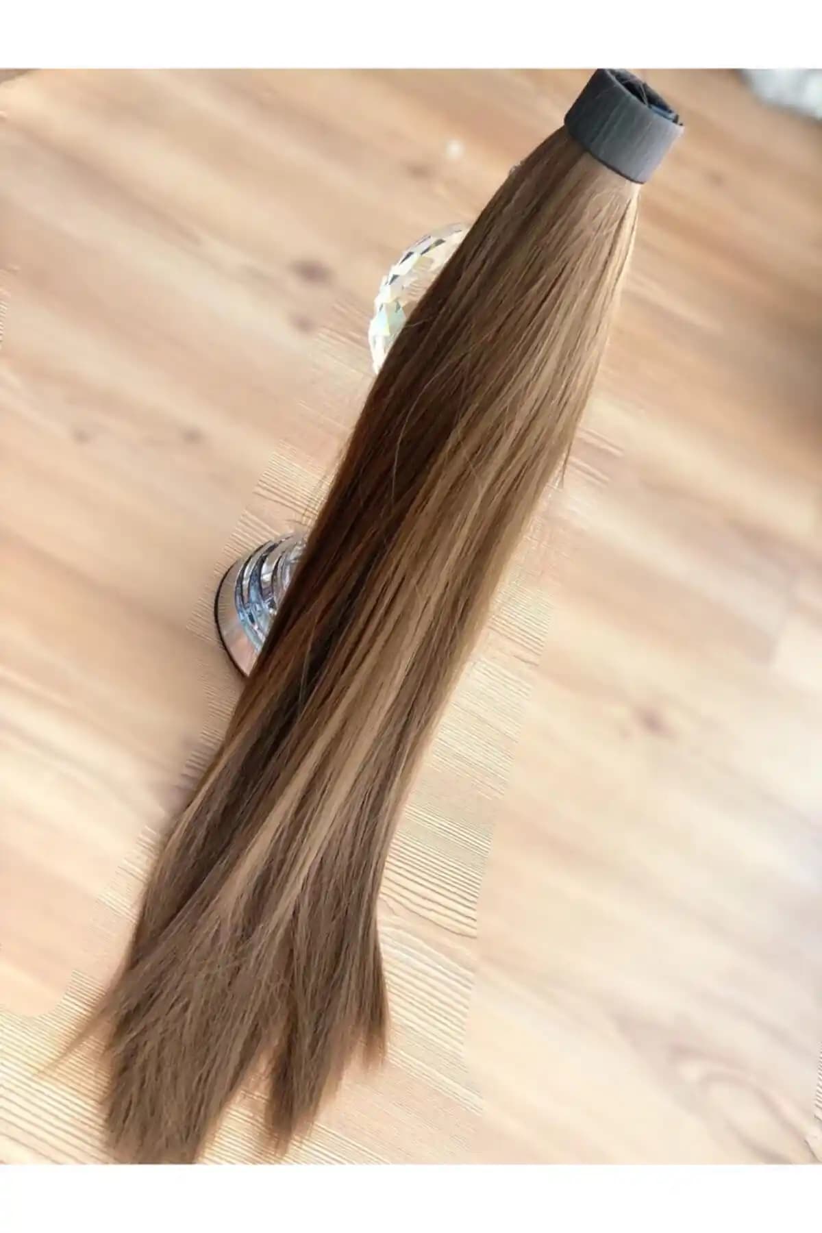 Saç Aksesuarları Karşılaştırması: QUEEN AKSESUAR ve Takıştır Kahverengi At Kuyruğu