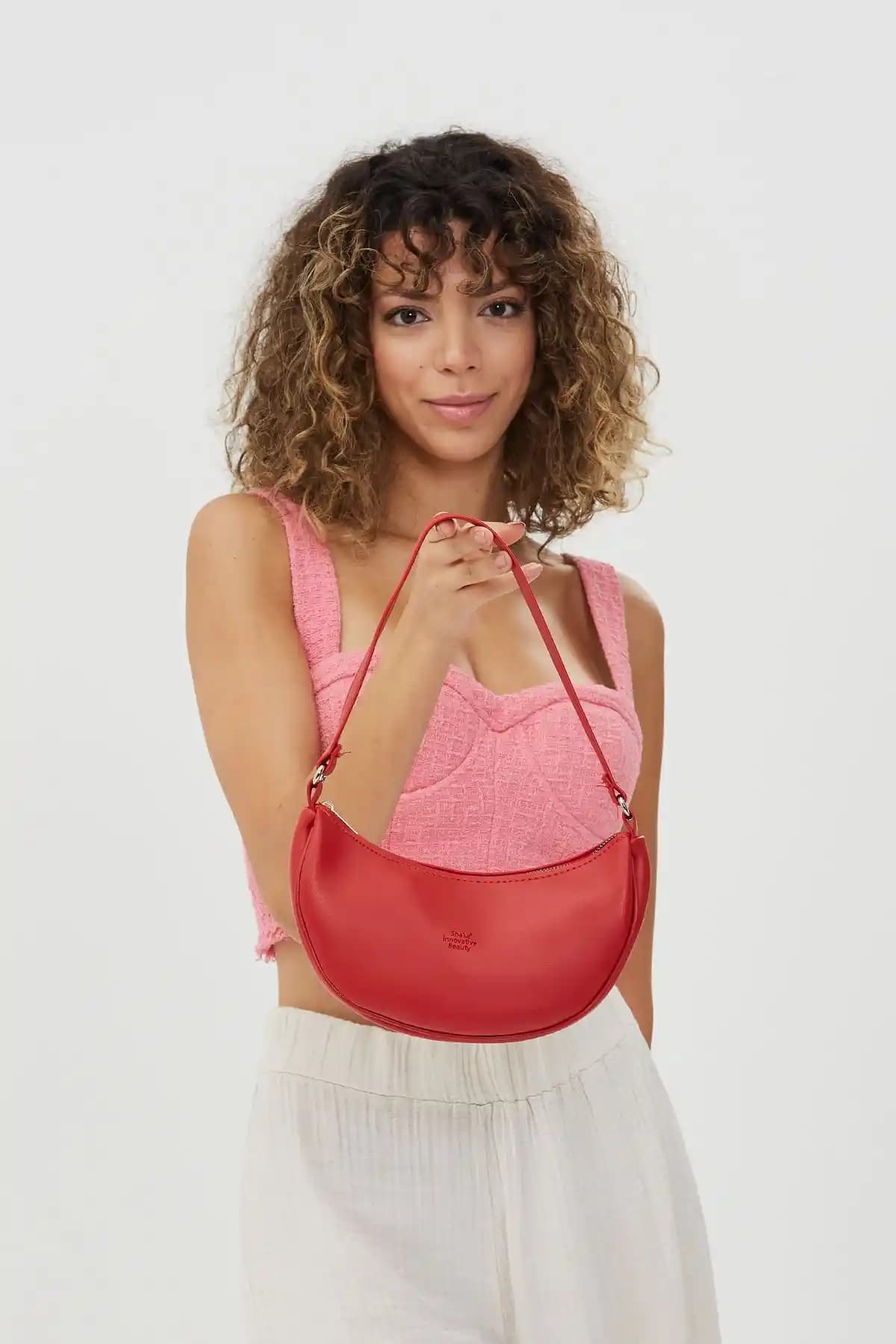 Şaka Kırmızı Shk26 Tek Bölmeli Suni Deri Çanta Günlük Kullanım ve Şıklık İçin Ideal