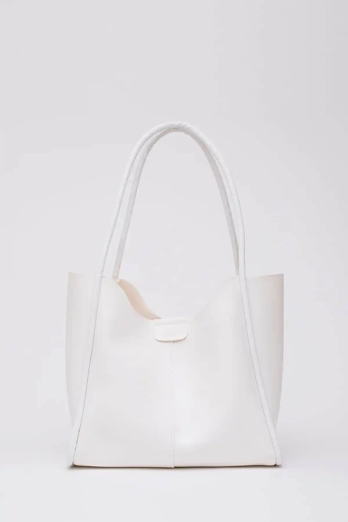 Shaka Beyaz Shk76 Çıtçıtlı Fitil Askılı Suni Deri Çanta Günlük Kullanım İçin Şık ve Dayanıklı