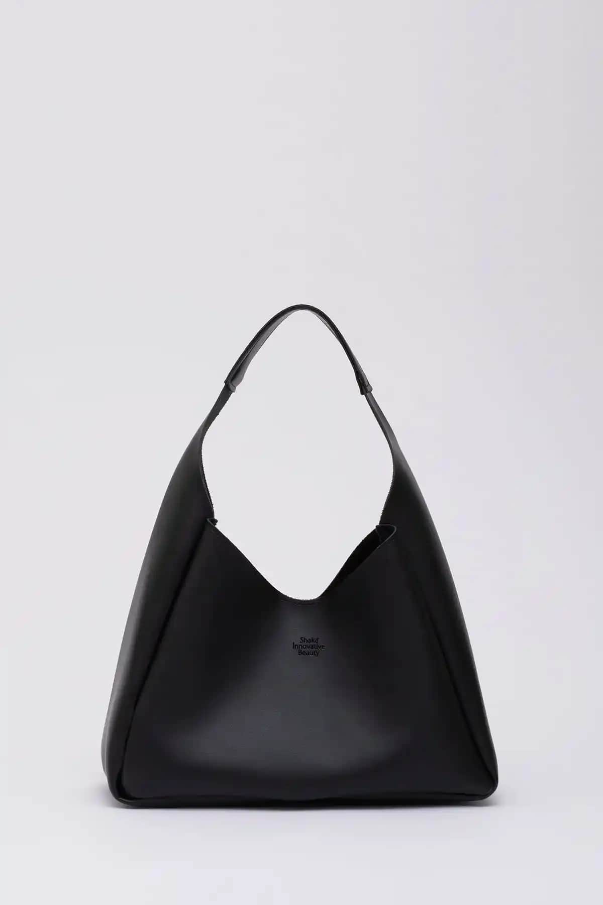 Shaka Siyah Çanta Modelleri: Shk19 ve Shk82 Karşılaştırması