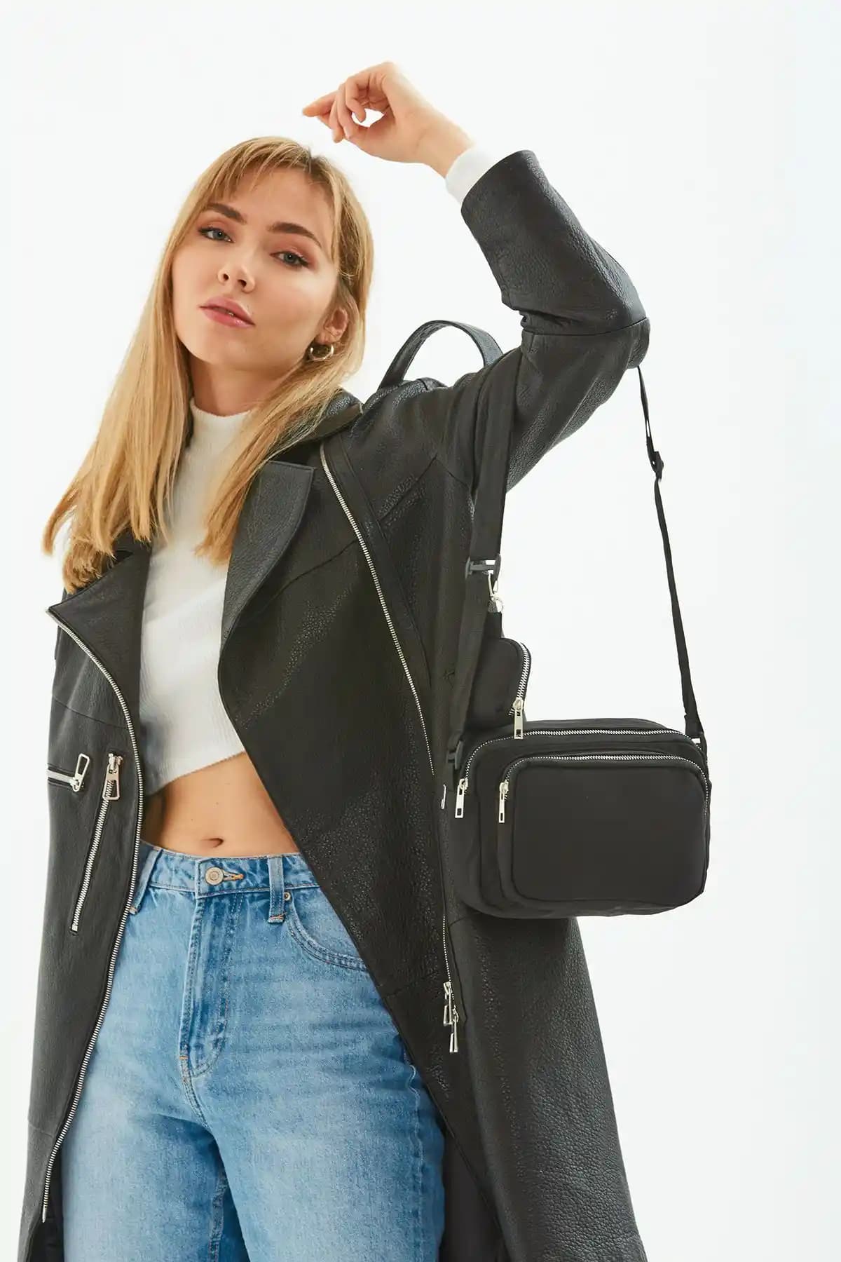 Shaka Siyah U4 Çok Bölmeli ve Cüzdanlı Askılı Kanvas Kadın Çantası Özellikleri ve Kullanım Avantajları