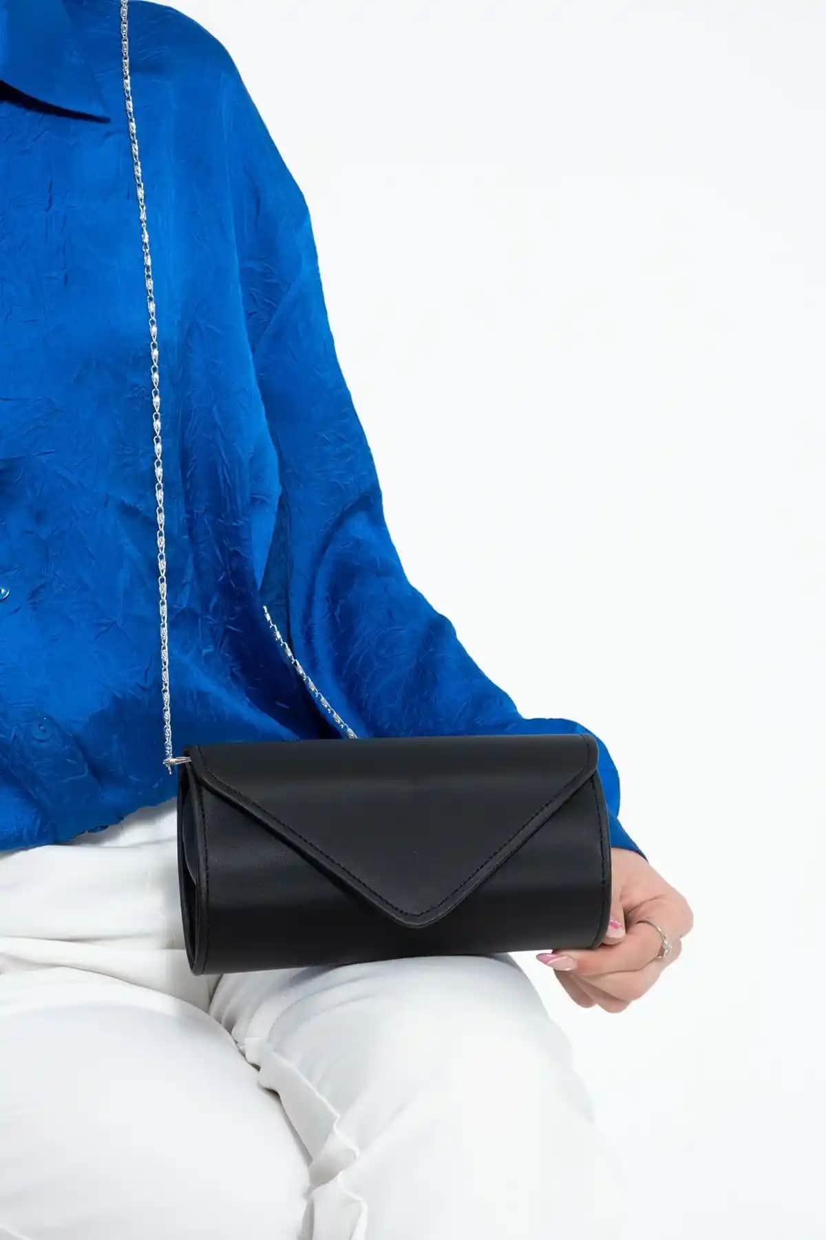 Siyah Abiye Çanta Karşılaştırması: Bibags Saten ve Efnanstore Portföy Çanta