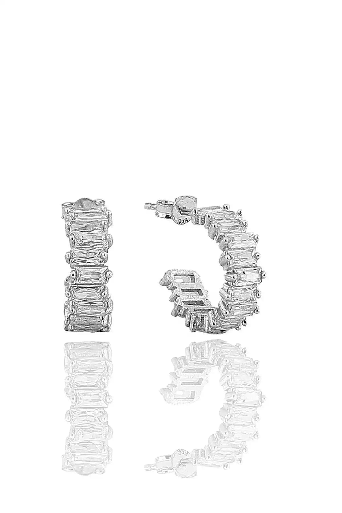 Söğütlü Silver Baget Taşlı Tamtur Küpe Şıklık ve Kalitenin Buluşması