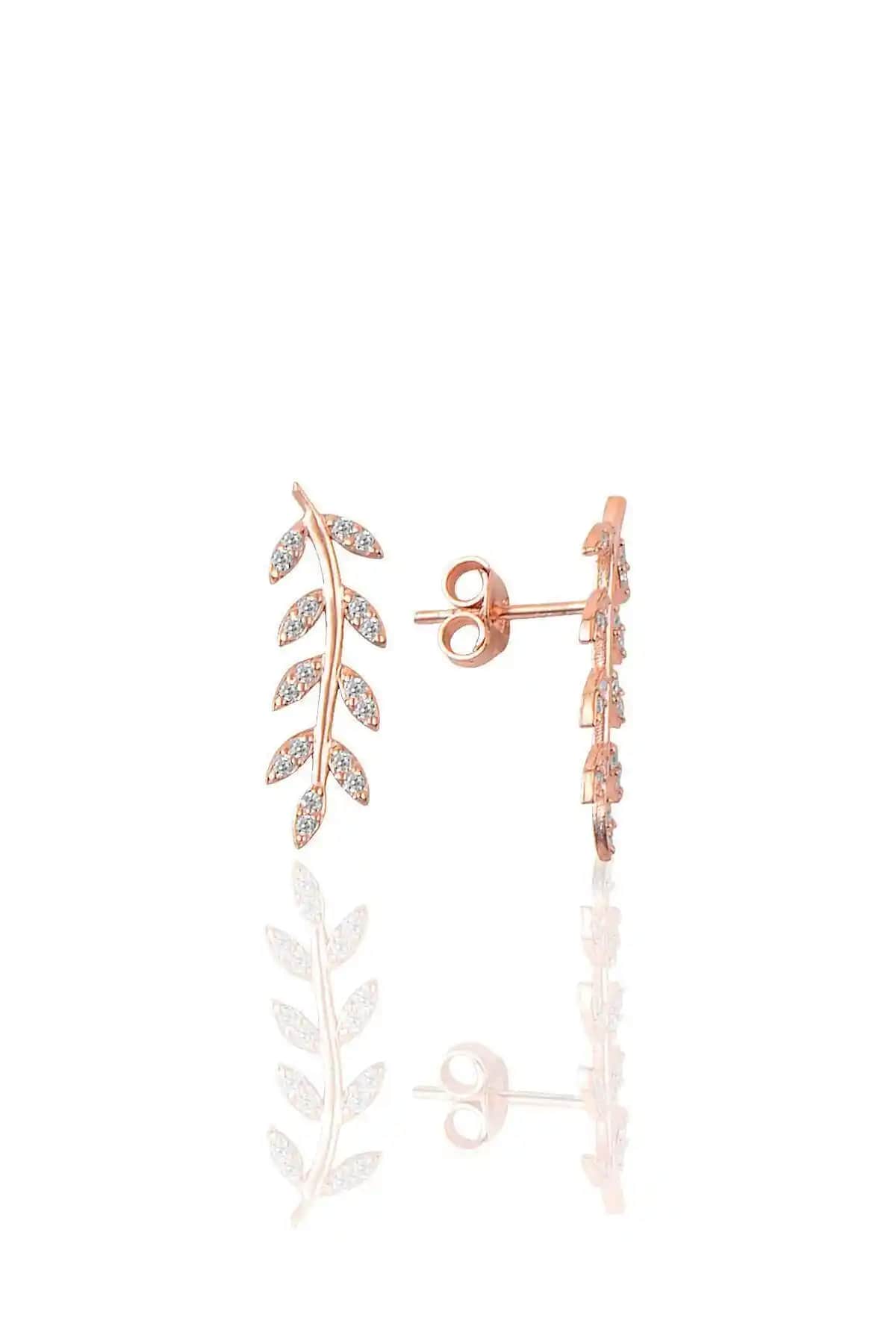 Söğütlü Silver Gümüş Zirkon Taşlı Yaprak Modeli Küpe: Şıklık ve Zarafetin Modern Buluşması