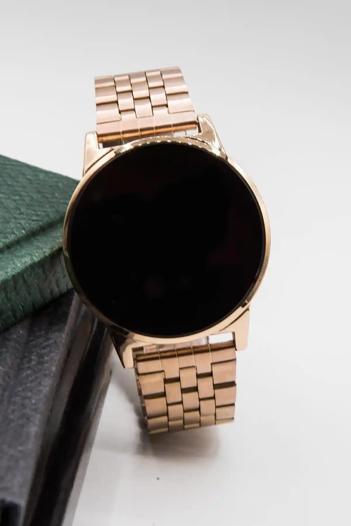 Spectrum Metalik Dokunmatik Unisex Kol Saati Modern Tasarım ve Dayanıklılık Özellikleri