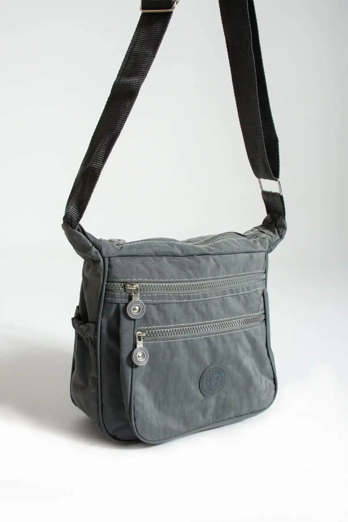 Star Polo Gri Omuz Çantası Günlük Şıklık ve Fonksiyonellik Sunar