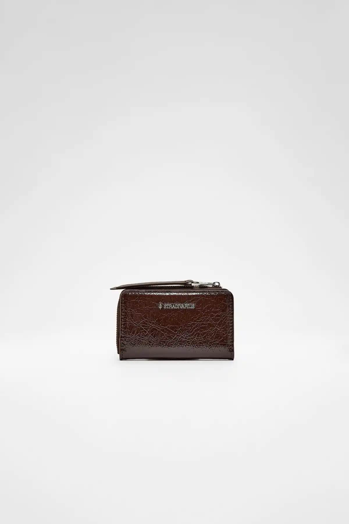 Stradivarius Parlak Kartlık: Şık ve İşlevsel Tasarım, Günlük Kullanım İçin Uygun