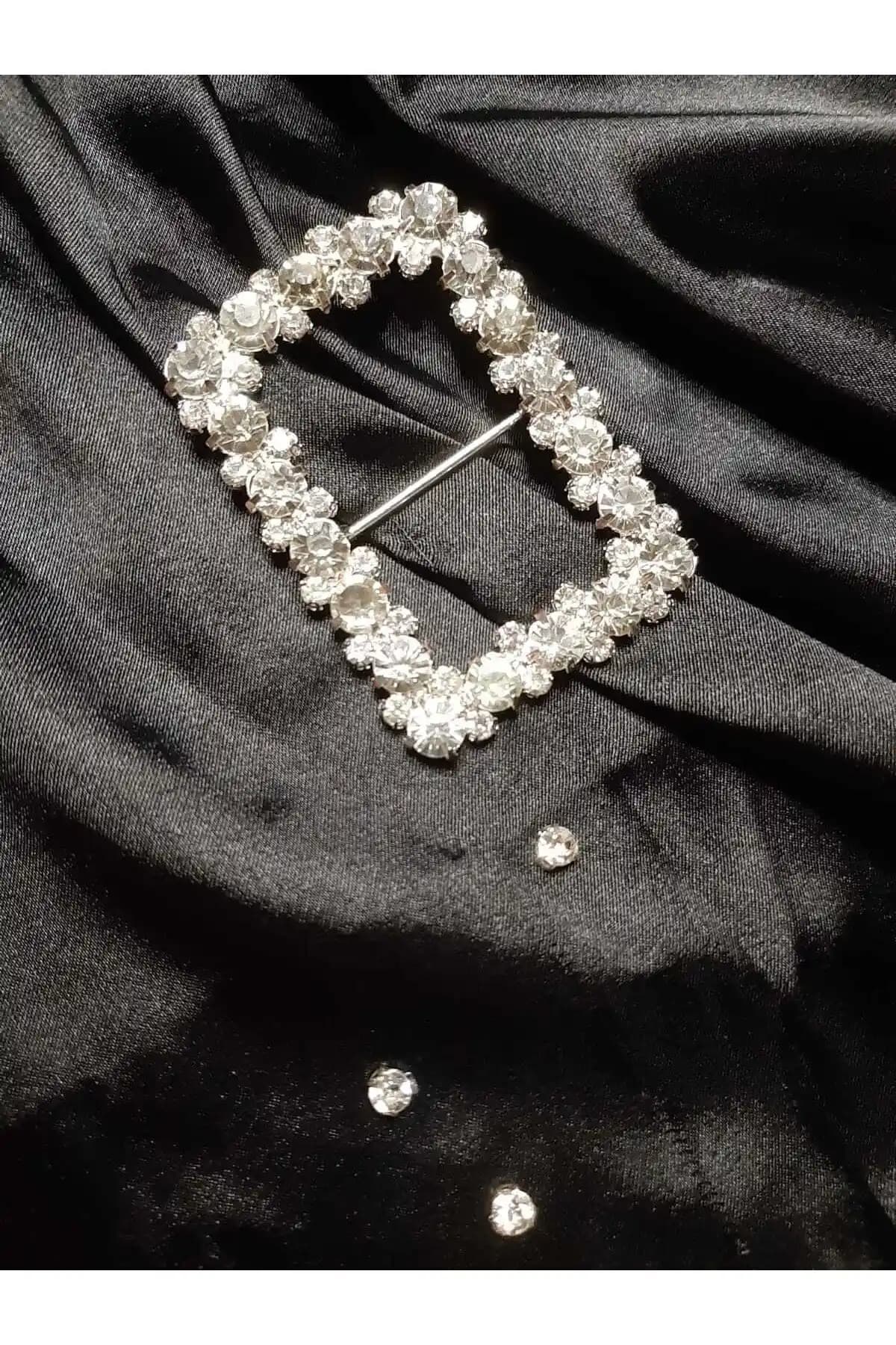 Suhneva Kristal Taşlı Dikdörtgen Kemer Tokası ile Şıklığı ve Zarafeti Yakalayın