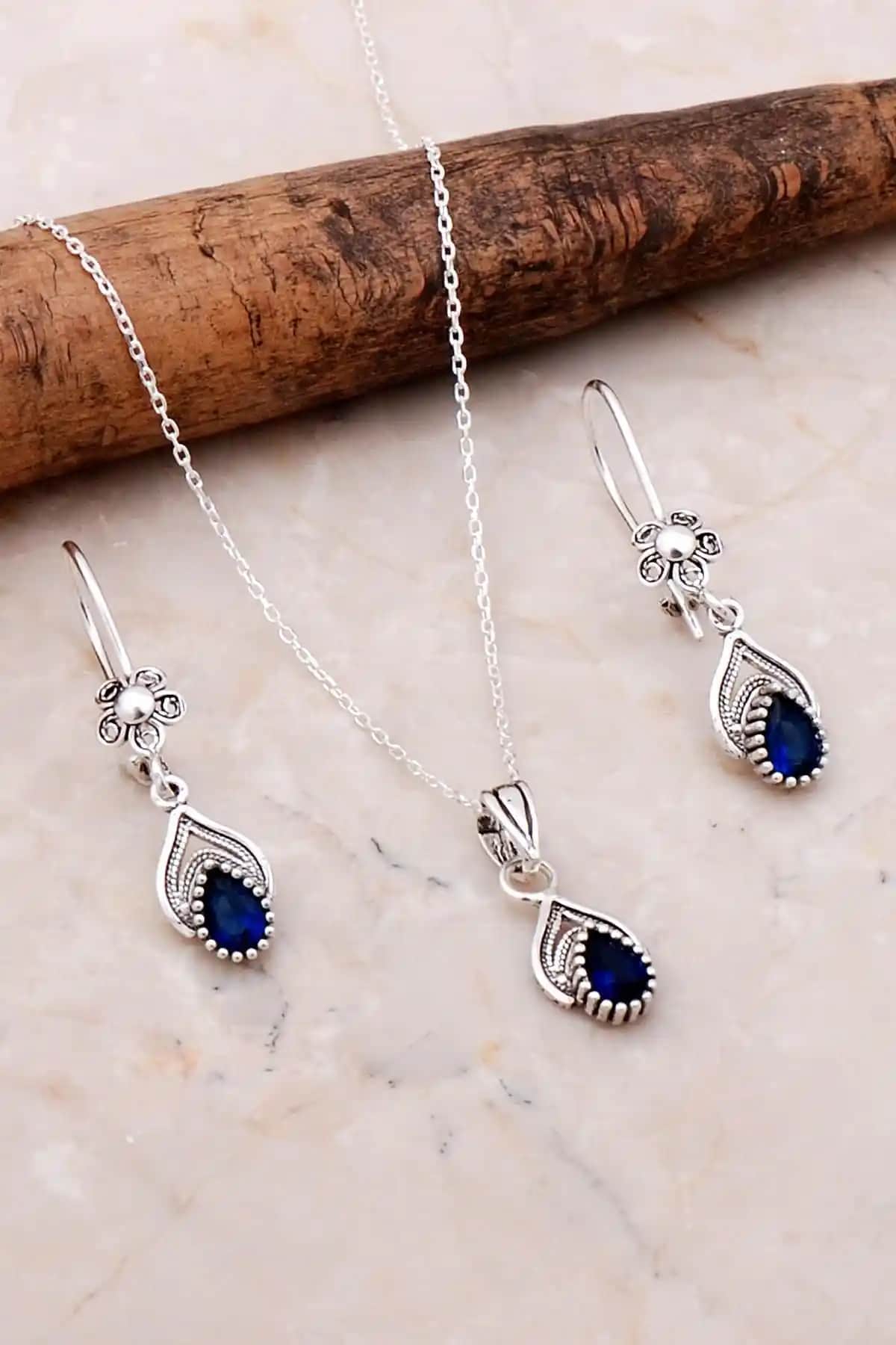 Sümer Telkari Safir Seti: El İşçiliğiyle Zarif ve Dayanıklı Gümüş Takı Koleksiyonu