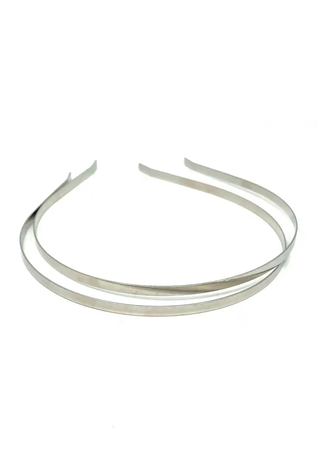 Tahtakaledeyim Gümüş Renkli Metal Taç Seti Şıklık ve Dayanıklılık Sunar