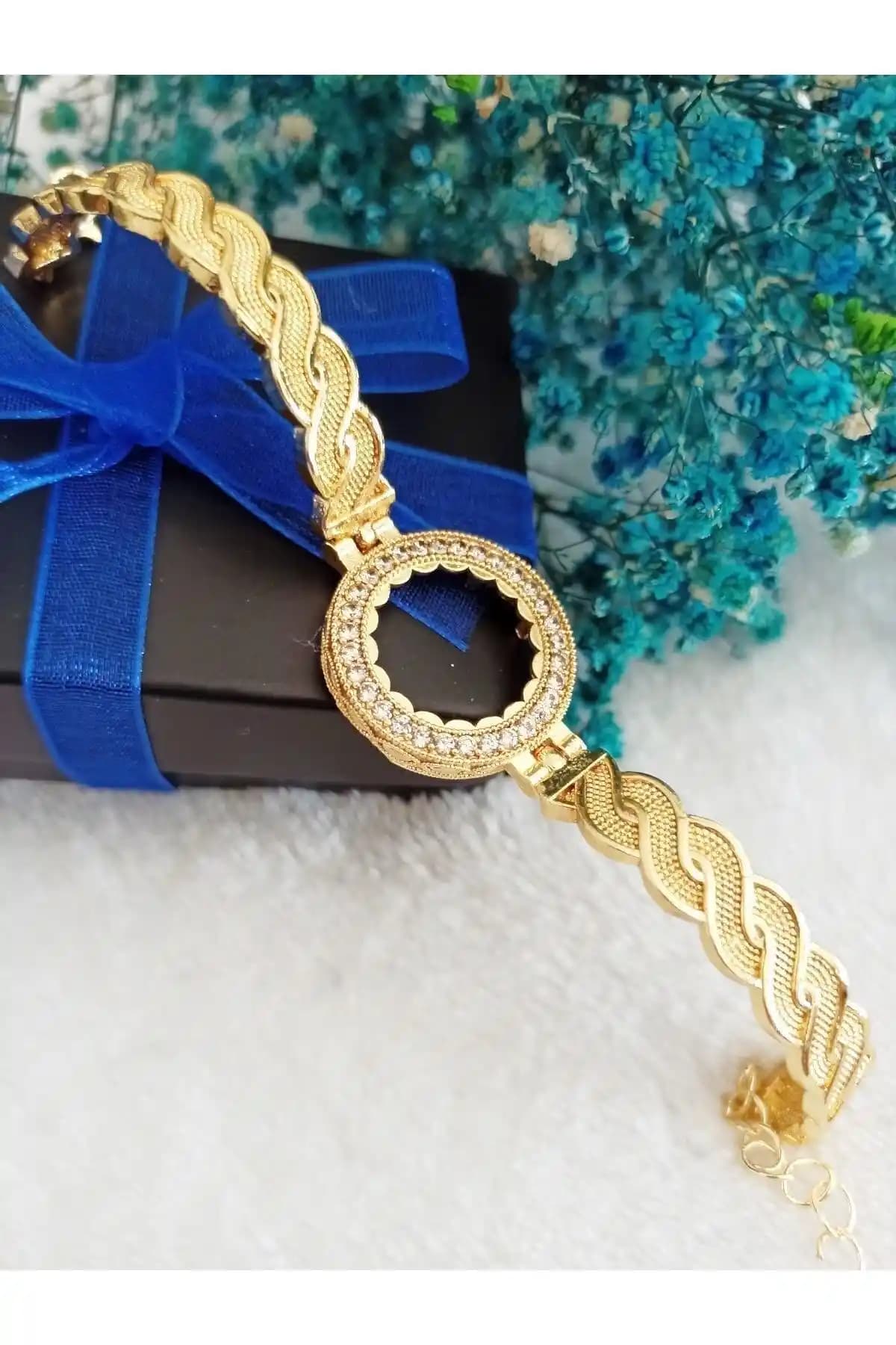 Tarz Takı'nın Çeyrekli Bileklikleri Karşılaştırması: Burgu Kelepçe ve Halka Zincirli Model