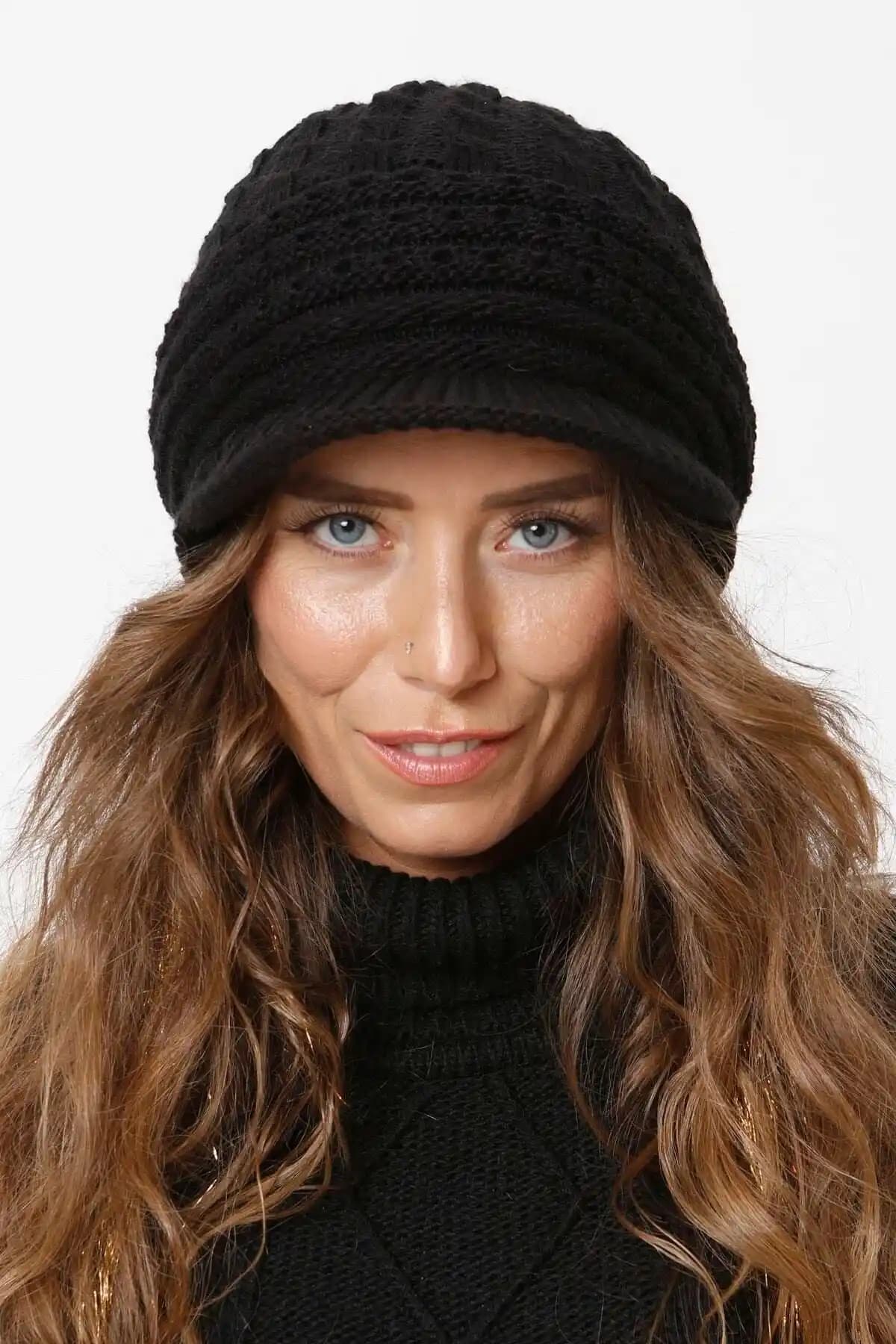 Vemod Kadın Siyah Siperli Astarlı Triko Örgü Bere Kış için Şık ve Fonksiyonel Aksesuar