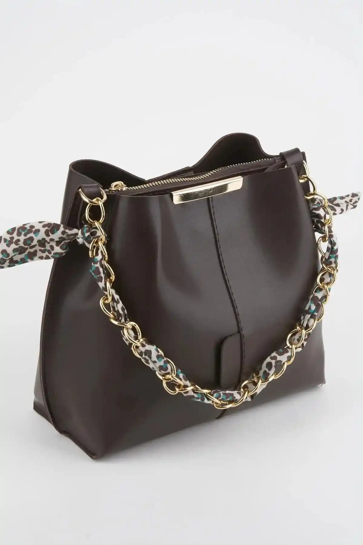 Vivaq Kadın Çantaları Karşılaştırması: Fularlı Deri ve Suni Deri Modelleri