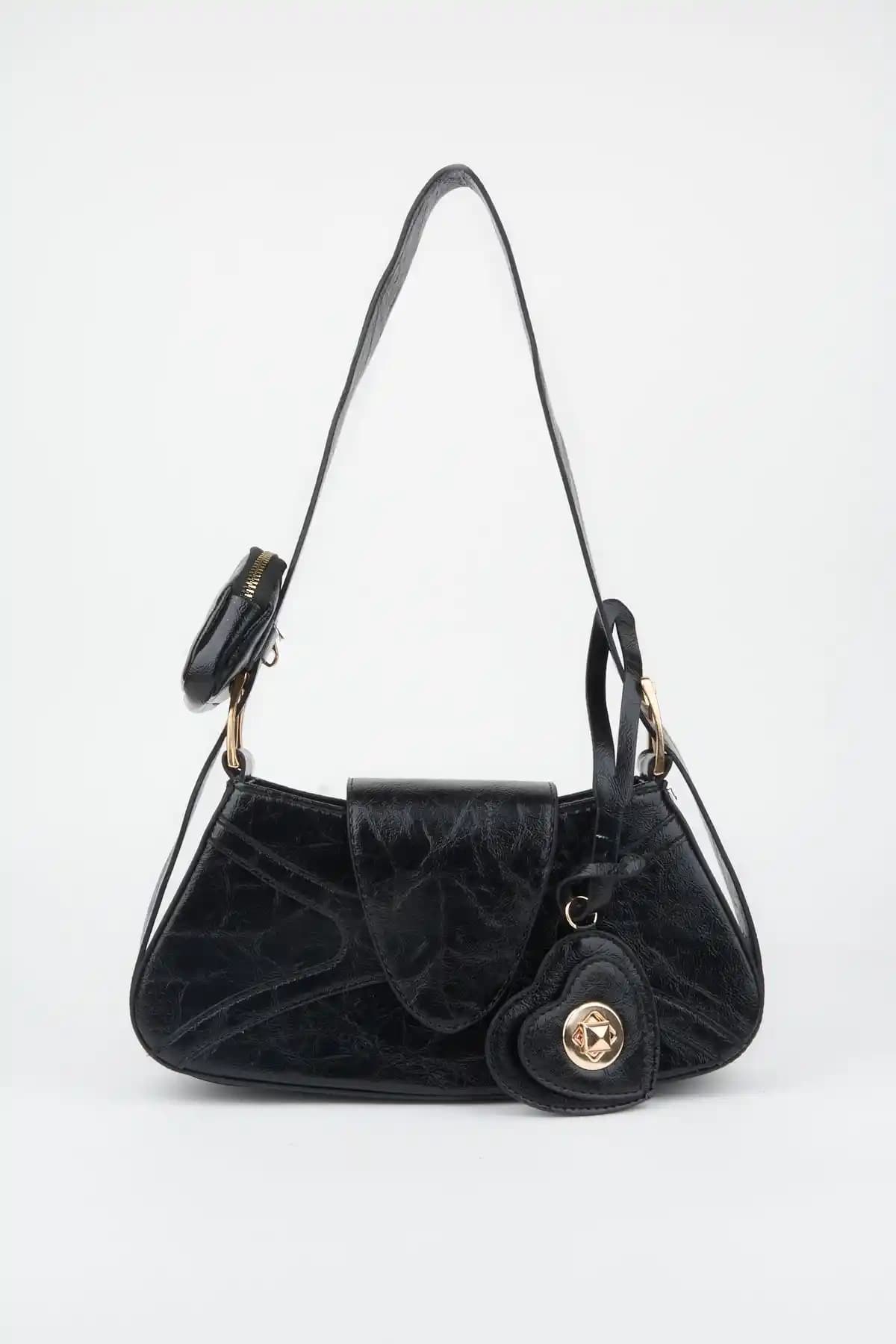 Vivaq Kadın Siyah Baget Çanta Modern Tasarım ve Fonksiyonellik Sunar