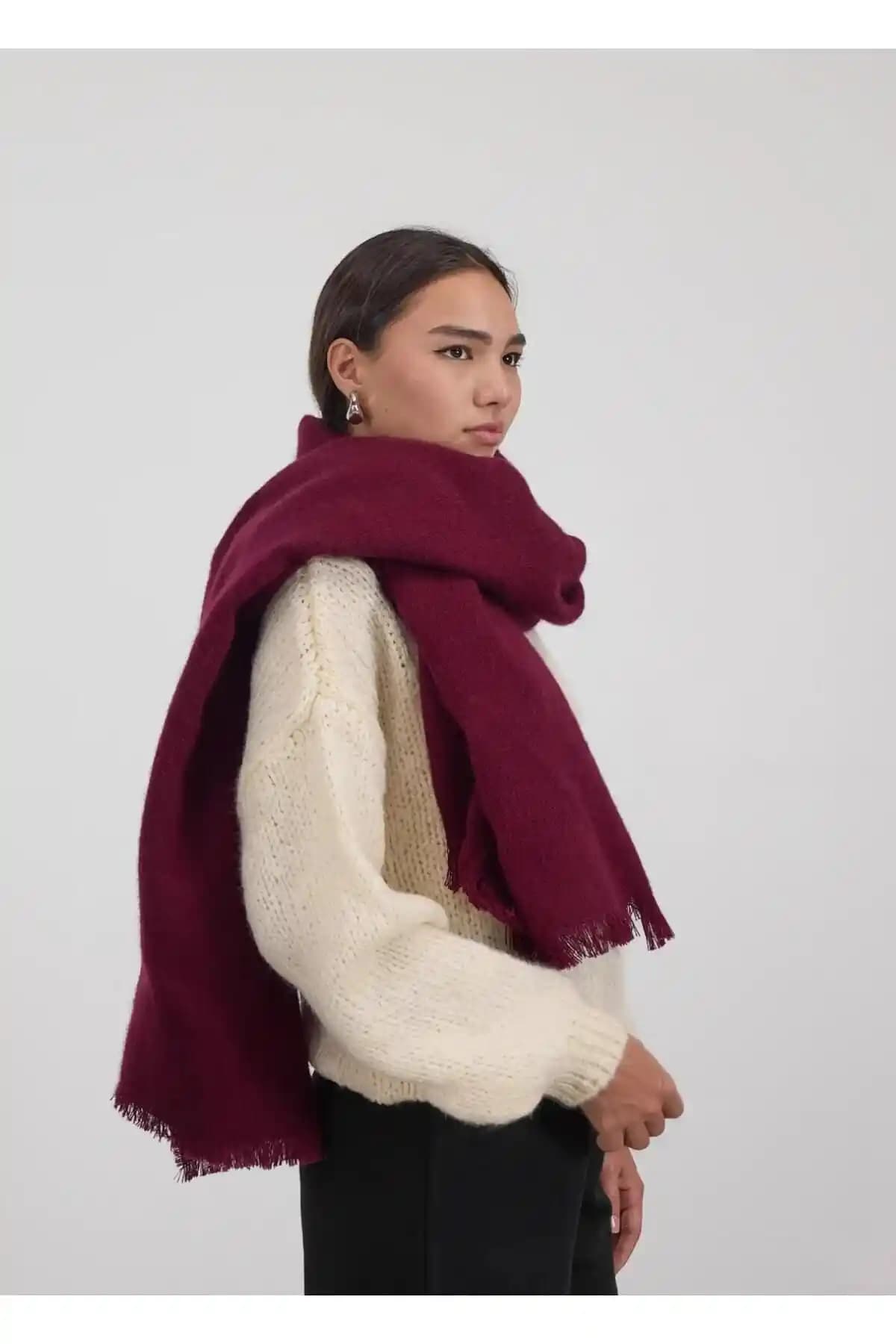 Wearflawless Sade Kalın Yumuşak Atkı: Şıklık ve Konforun Buluşması