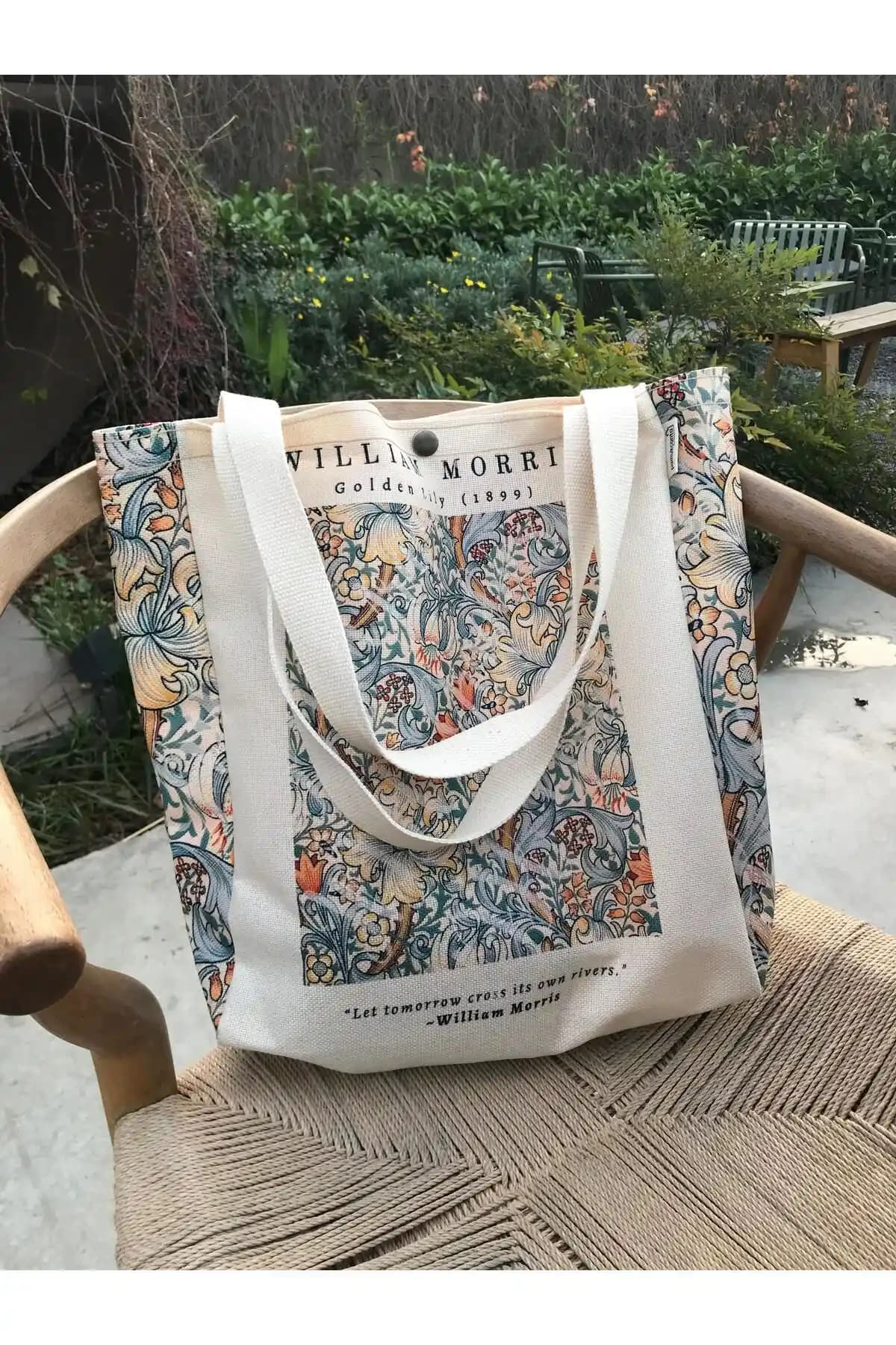 William Morris Kanvas Bez Çanta: Şıklık ve Dayanıklılığı Bir Arada Sunan Tasarım
