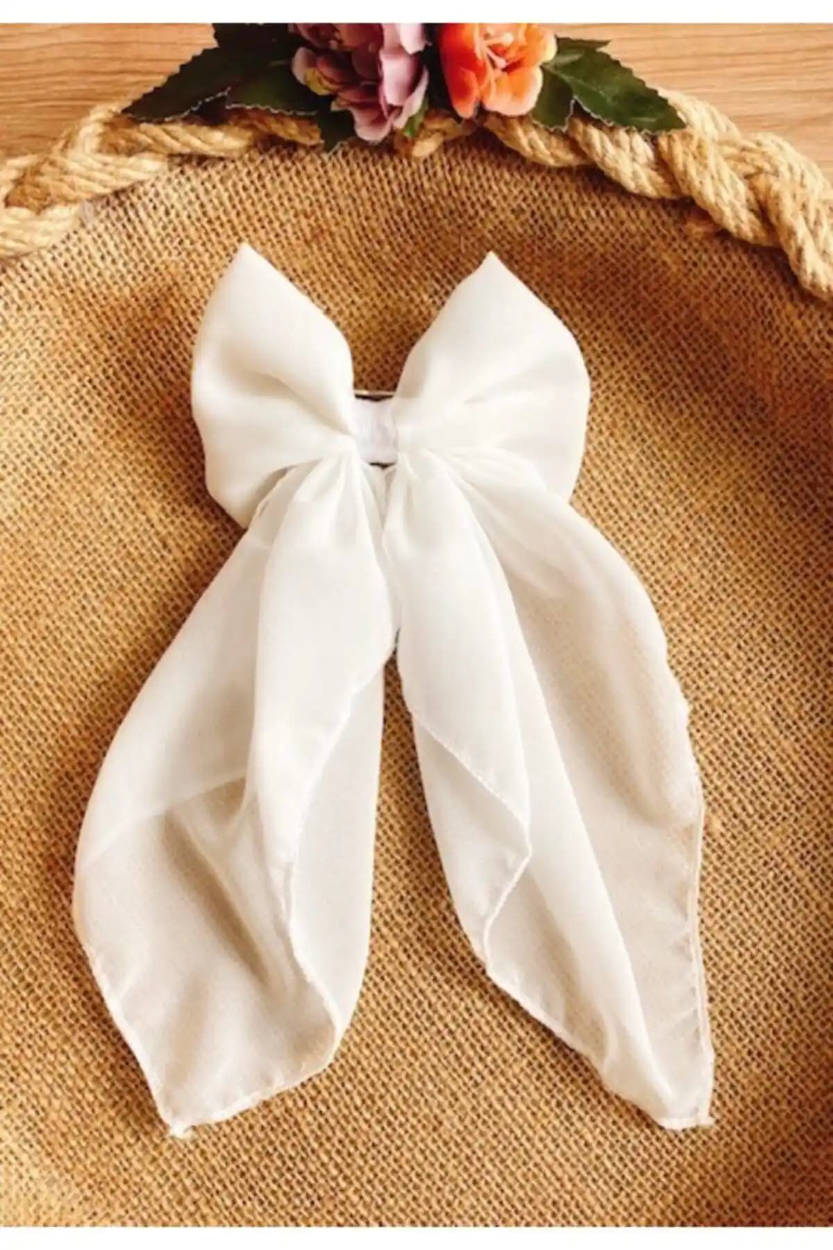 Yeşim Aksesuar Fiyonk Otomatik Toka: Zarif ve Pratik Saç Aksesuarı Modelleri