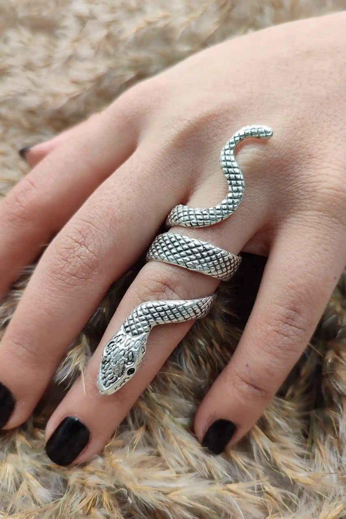 Yılan Figürlü Gümüş Kaplama Yüzükler Karşılaştırması ve Seçim Rehberi