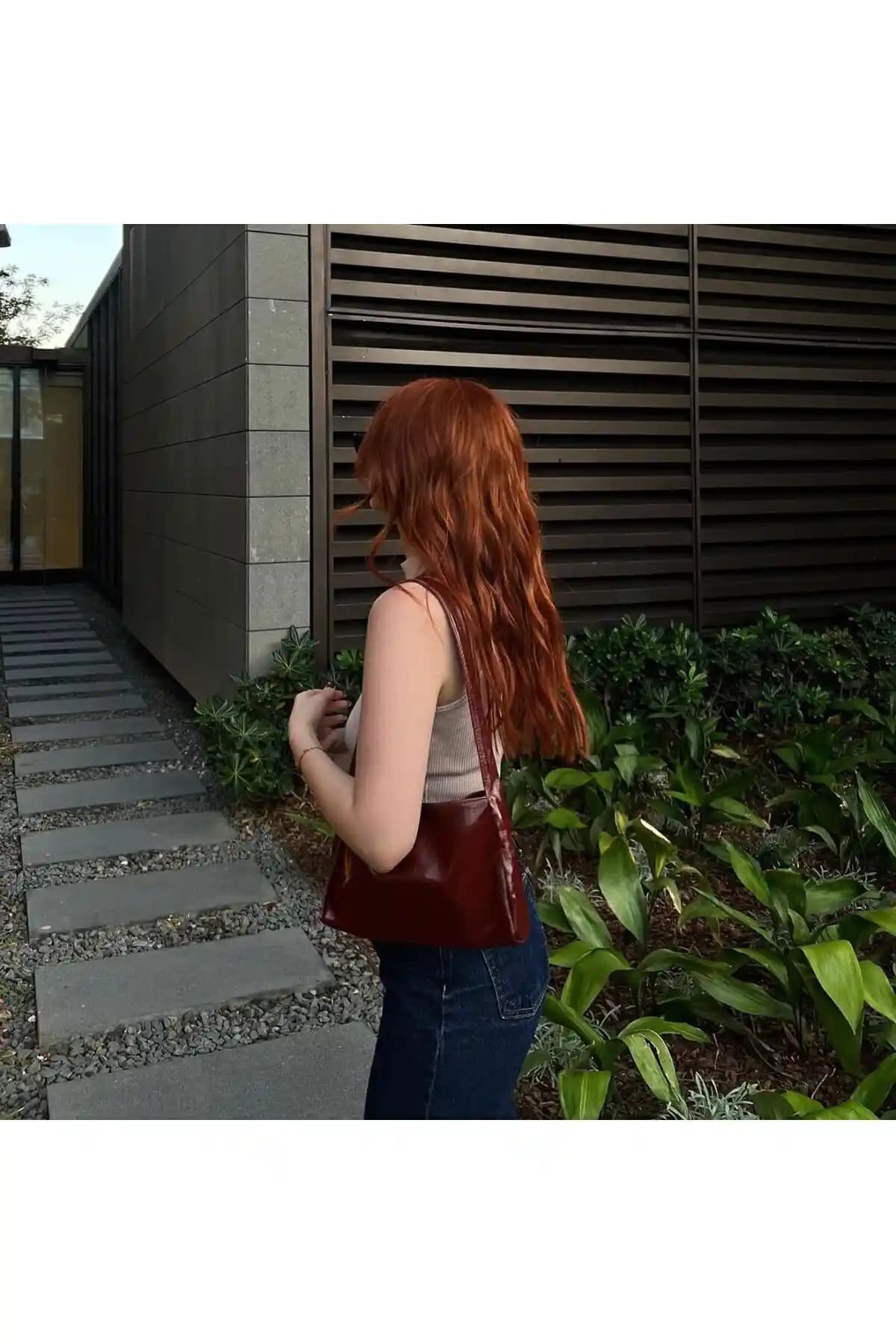 YMZBAG Parlak Bordo ve Vişne Kroko Çanta Karşılaştırması: Özellikler ve Kullanıcı Yorumları