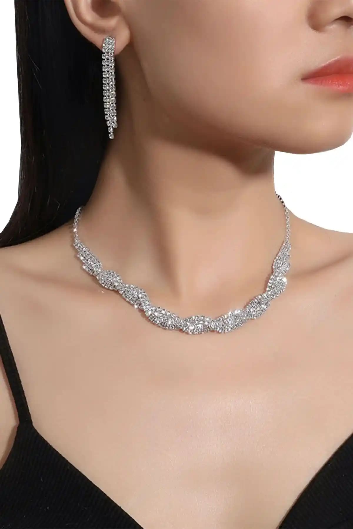 Zirkon Taşlı Takı Setleri Karşılaştırması: Şıklık ve Kalite Analizi