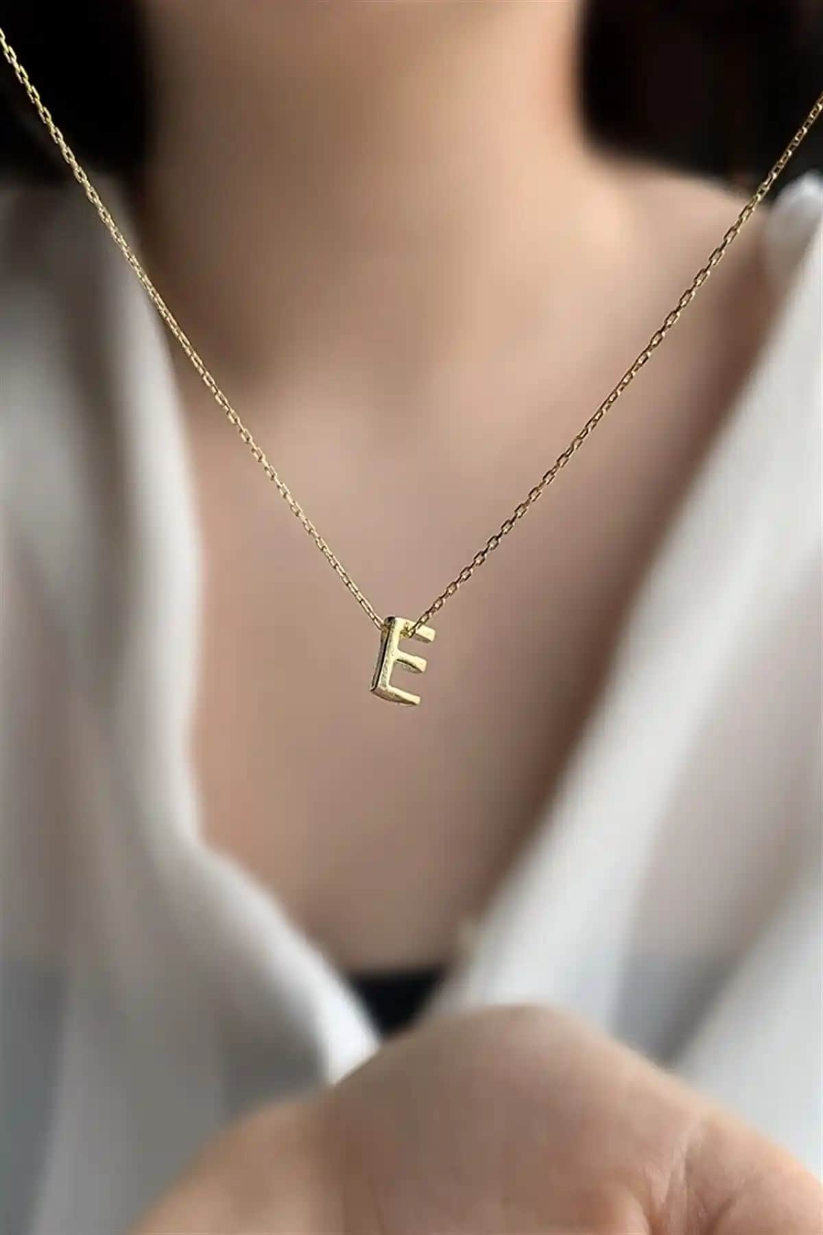 Ziu 925 Ayar Üç Boyutlu E Harfli Gümüş Kolye: Modern ve Şık Takı Seçenekleri