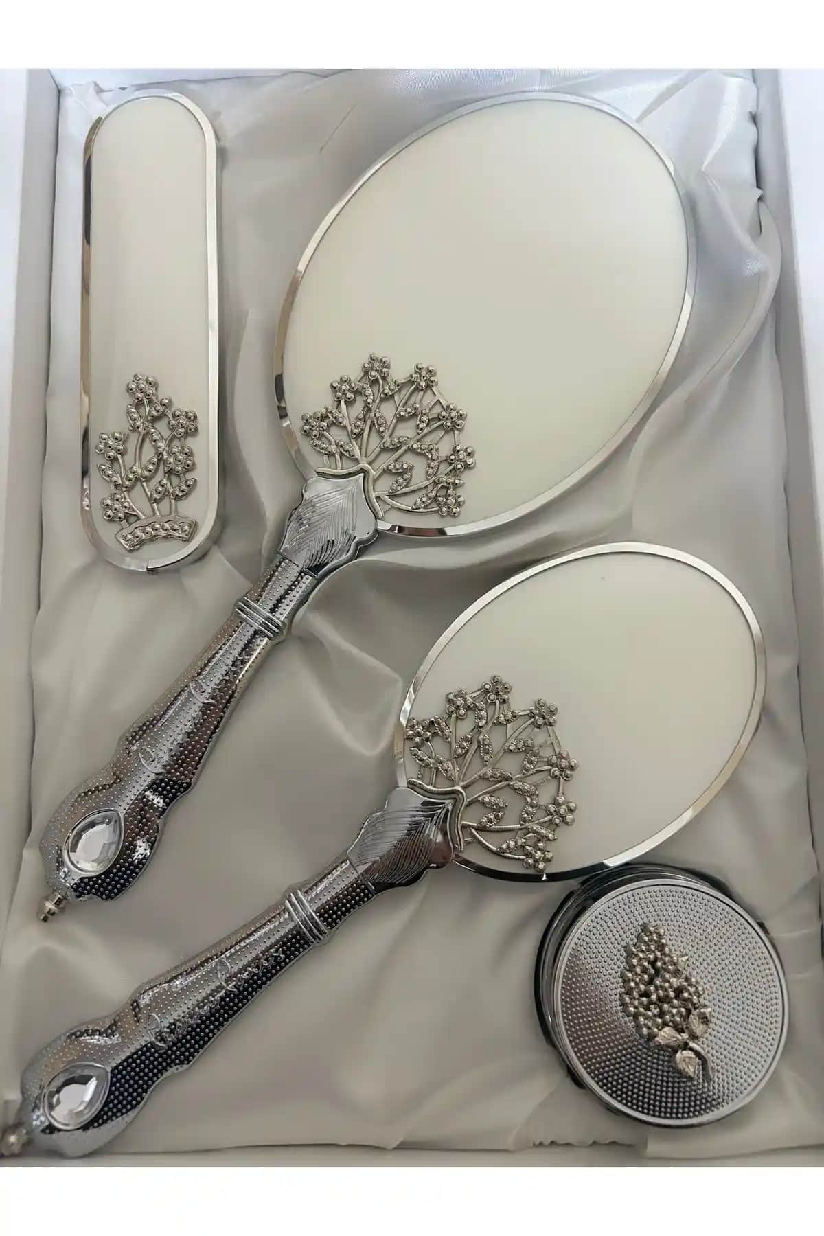 Benim Çeyizim ve MyBlack Lüks Ayna Tarak Setleri Karşılaştırması