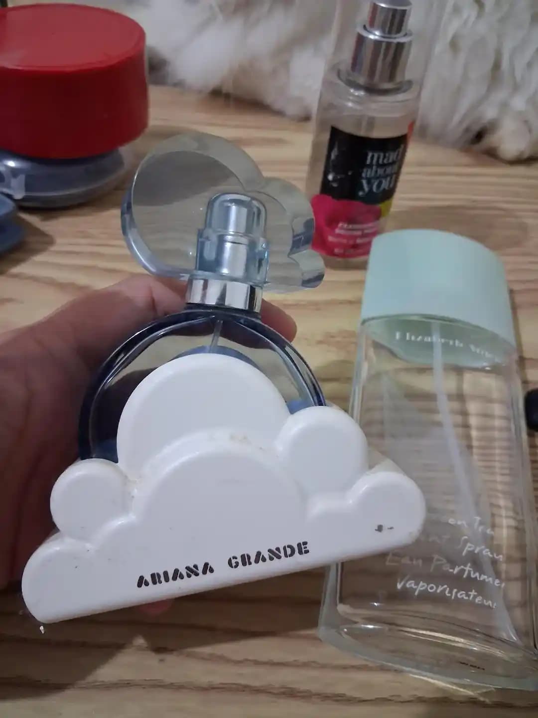 Boşalan Popüler Parfümler: Elizabeth Arden Green Tea, Ariana Grande Cloud ve Bath & Body Works Mad About You Yeniden Alınmalı mı?