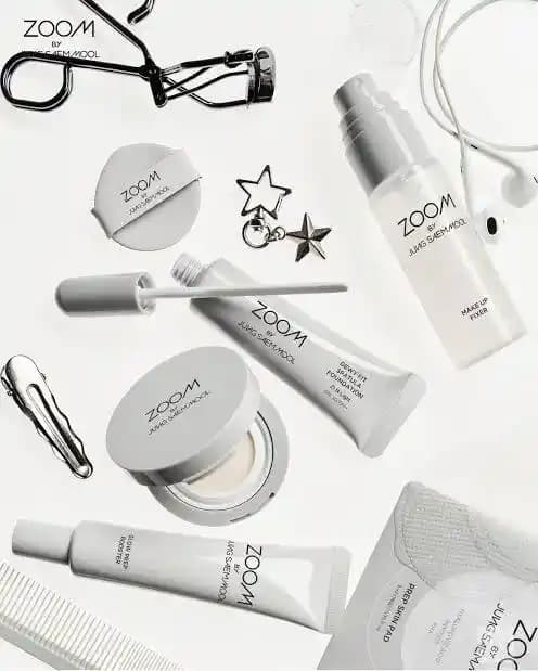 Güney Kore Daiso'nun ZOOM by Jung Saem Mool Koleksiyonu ve Bölgesel Dağıtım Farklılıkları