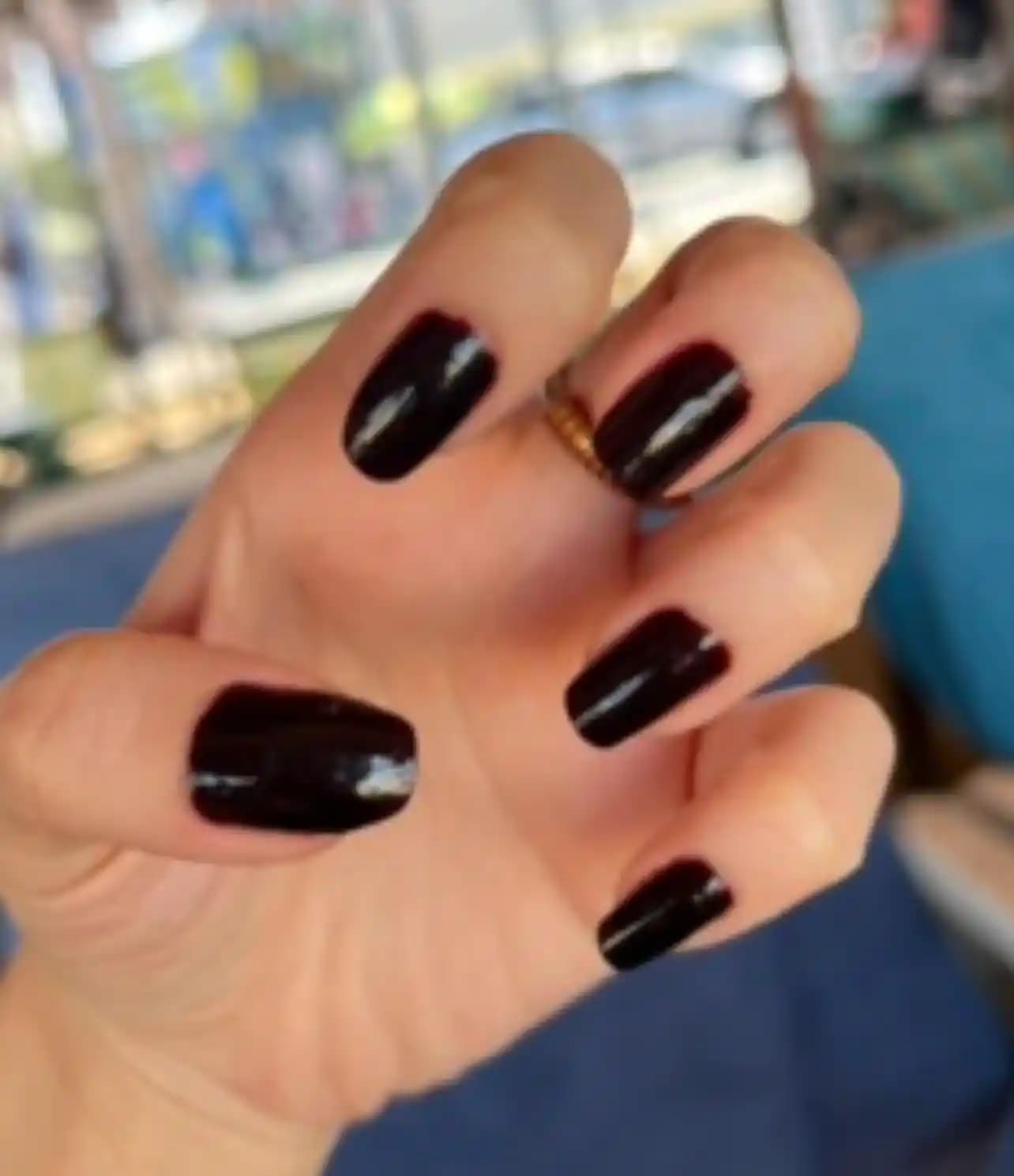 Koyu Kırmızıya Yakın Siyah Oje Tonları ve Popüler Markaların Renk Seçenekleri