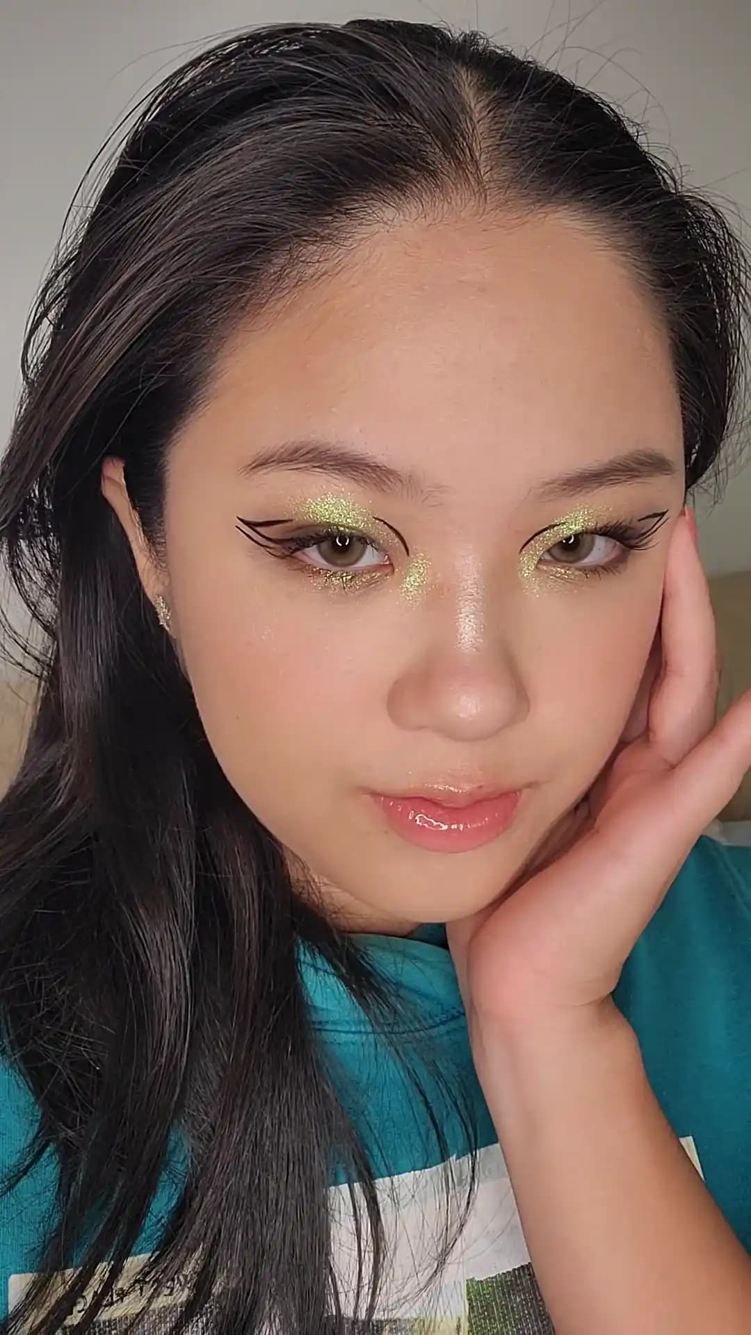 Yeşil Makyajda Cilt Pürüzsüzlüğü ve Renk Uyumunun İncelikleri