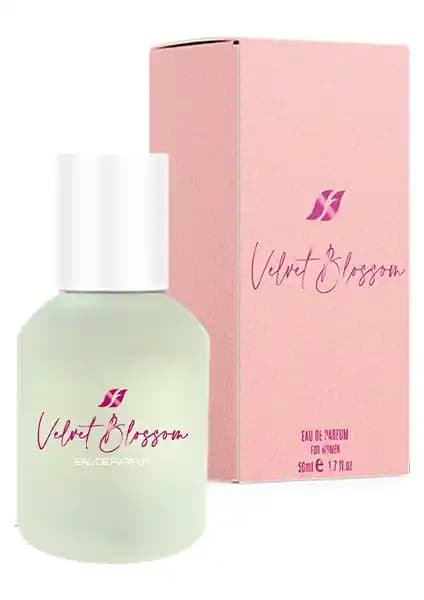 Farmasi Velvet Blossom Kadın Parfümü: Zarif ve Kalıcı Çiçeksi Meyvemsi Aromalar