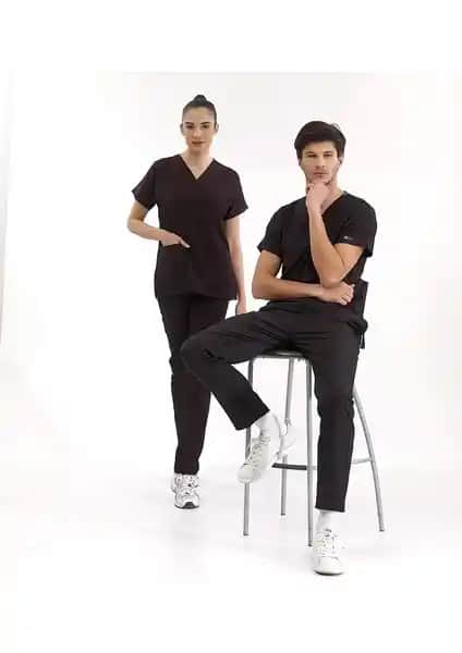 Sağlık Profesyonelleri İçin Modern ve Konforlu Siyah Likralı Üniforma Takımları