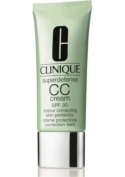Clinique Superdefense SPF30 Yağsız CC Krem: Günlük Koruma ve Eşitlik Sağlayan Çok Yönlü Bakım