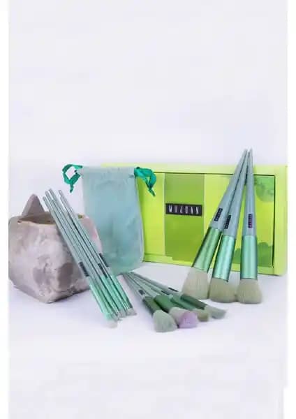 Müthiş Kalite ve Şıklık Sunan MUJGAN Fix 13'lü Fırça Seti Yeşil Kutuda