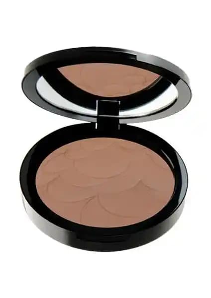 Pastel Pudra ile Doğal ve Pürüzsüz Makyaj Deneyimi Sağlayan Ürün Özellikleri ve Kullanım İpuçları