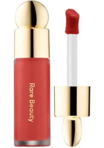 Rare Beauty Soft Pinch Likit Allık: Doğal Görünüm ve Uzun Süre Kalıcılık Sunan Makyaj Ürünü
