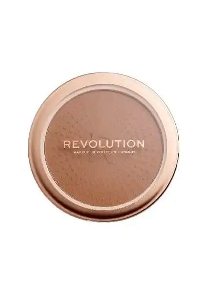 Revolution Mega Bronzer 02: Uzun Süre Dayanan Mat Bitişli Bronzer Ürünü