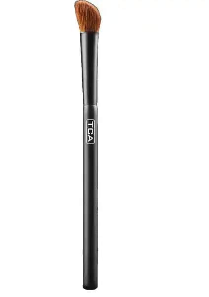 Tca Studio Angled Eyeshadow Fırçası: Detaylı ve Kontrollü Göz Makyajı İçin Uygun Araç
