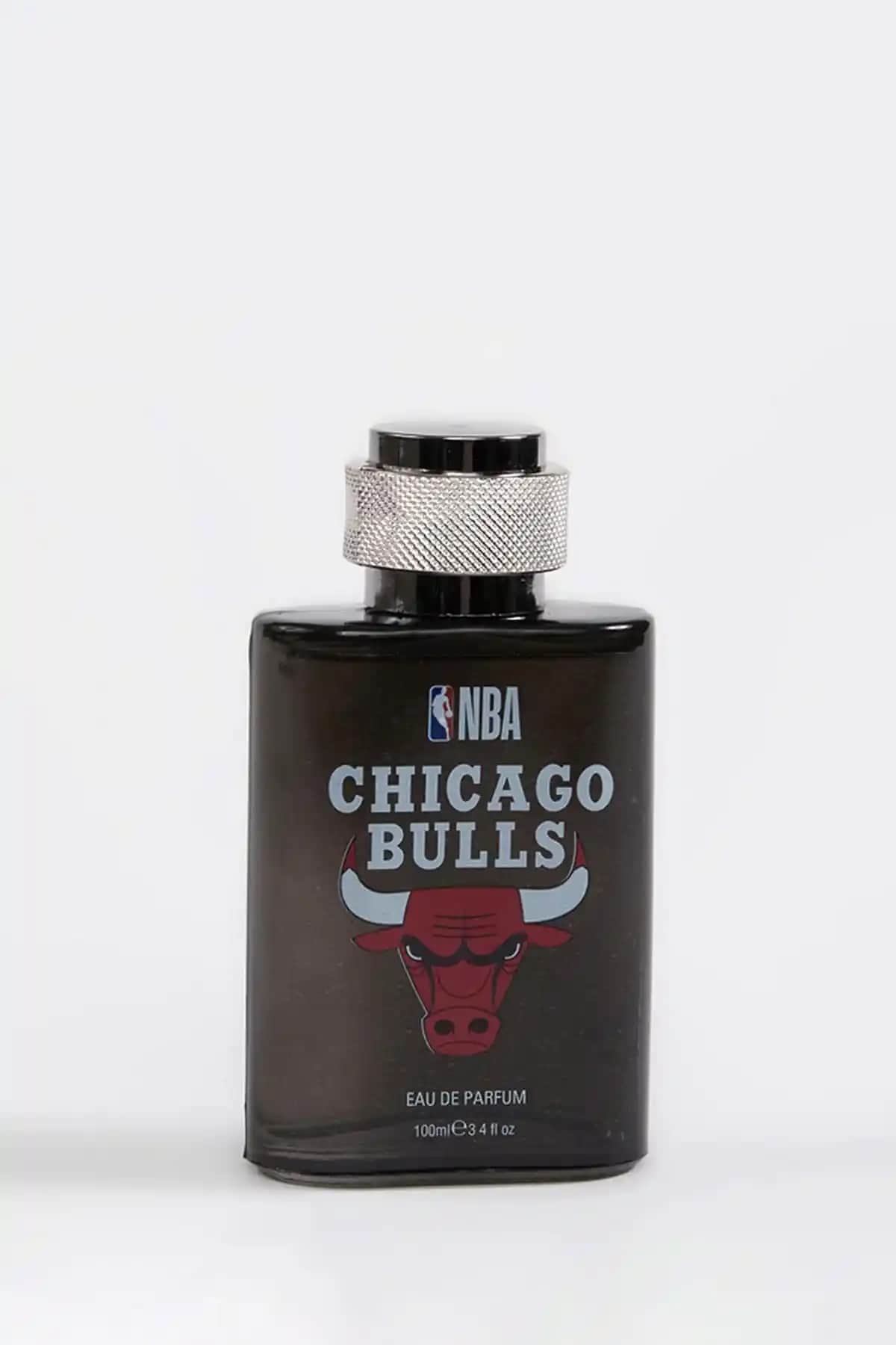 Defacto NBA Erkek Parfüm Karşılaştırması: Chicago Bulls Baharatlı ve Odunsu Parfümler