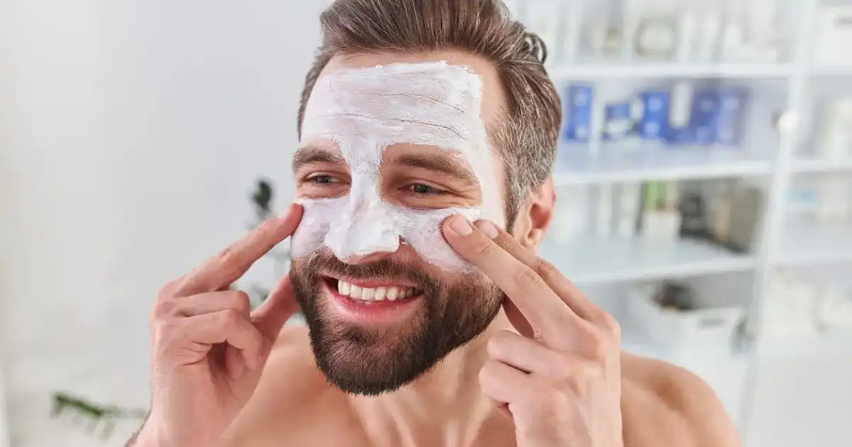 Erkekler İçin Peeling Rehberi: Sağlıklı ve Parlak Bir Cilt İçin Doğru Adımlar