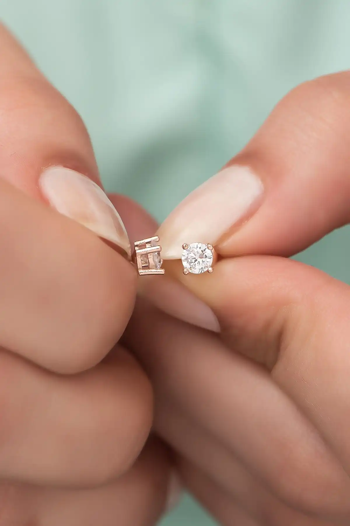 NEREZE Kadın 925 Ayar Gümüş Rose Pırlanta Montür 4 Mm Tektaş Küpe